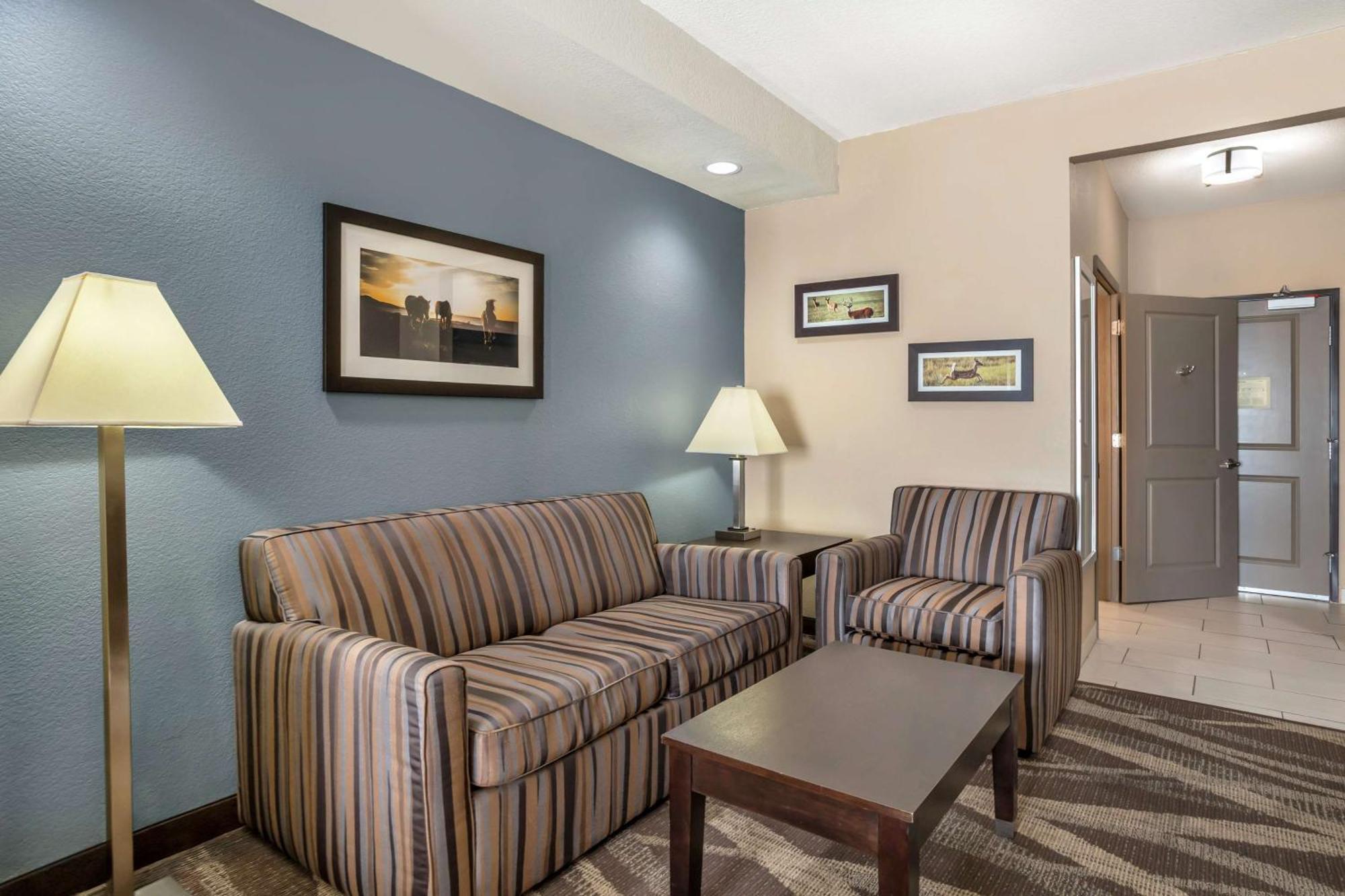 Best Western Plus Lake Jackson Inn & Suites Exterior photo