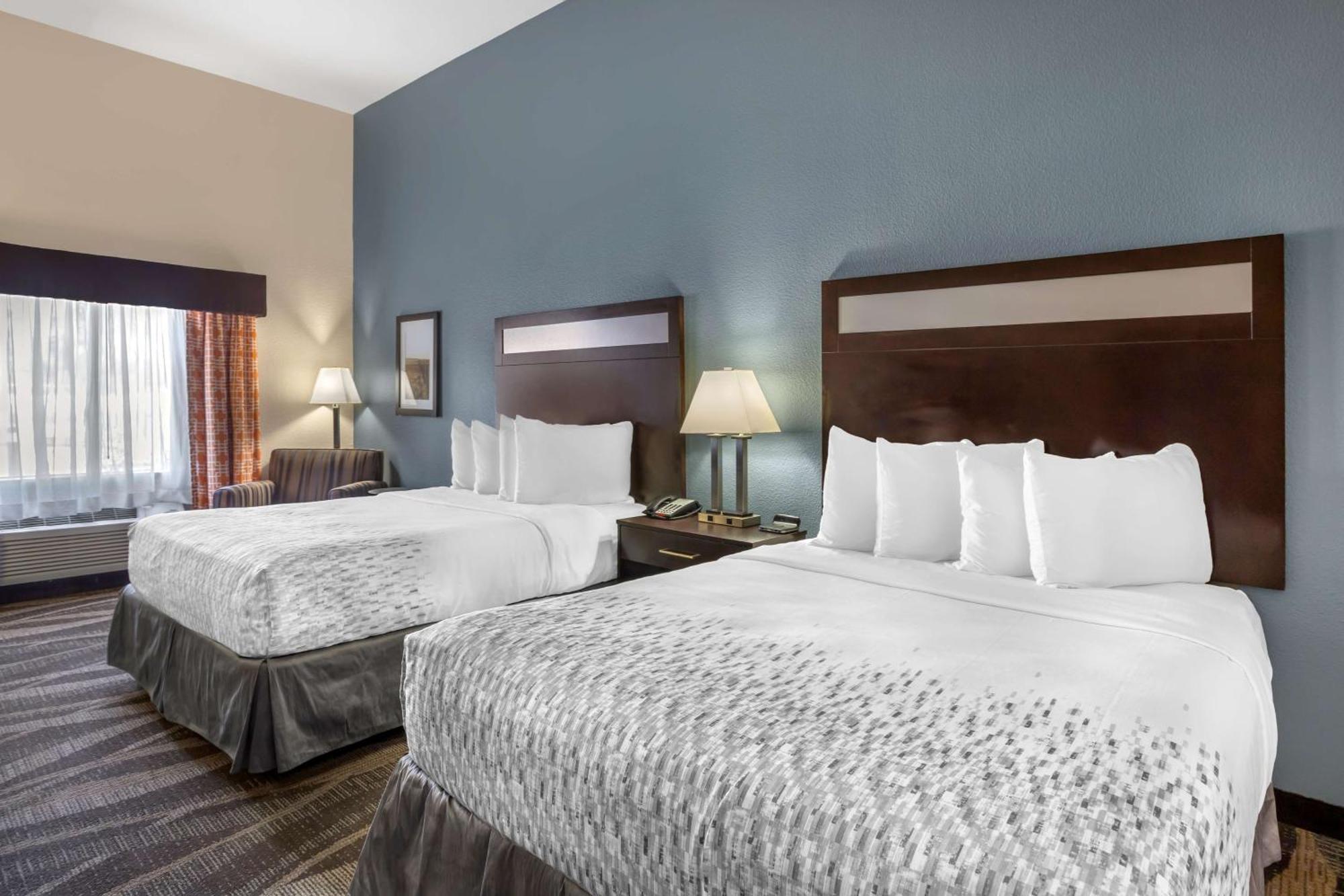 Best Western Plus Lake Jackson Inn & Suites Exterior photo