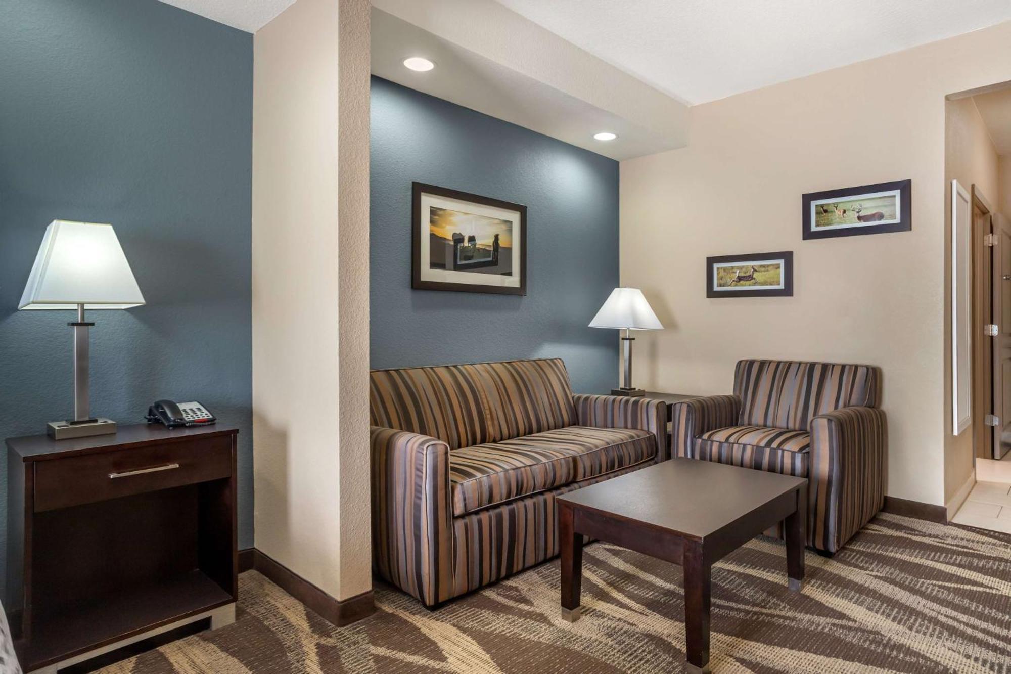 Best Western Plus Lake Jackson Inn & Suites Exterior photo