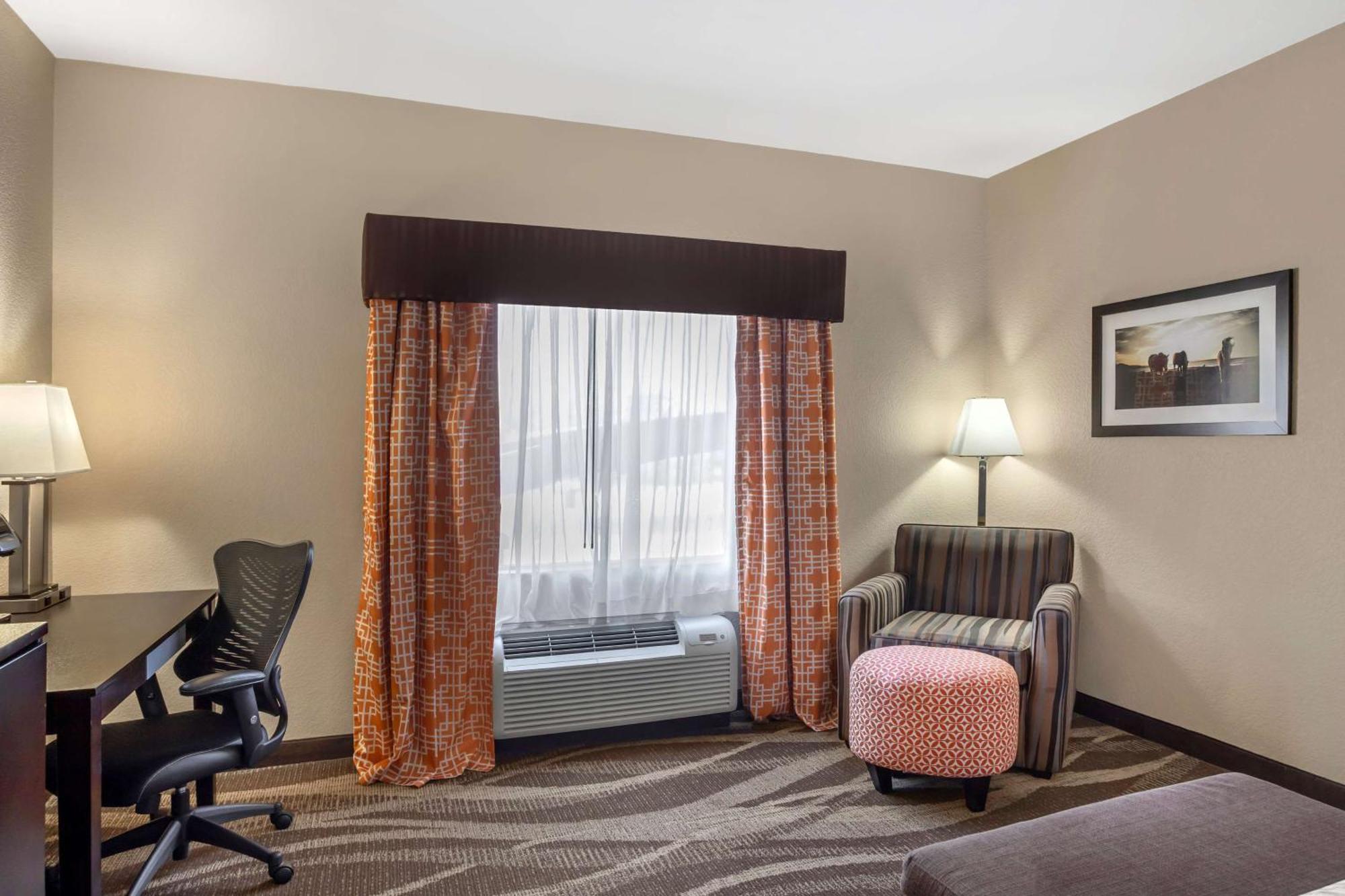 Best Western Plus Lake Jackson Inn & Suites Exterior photo