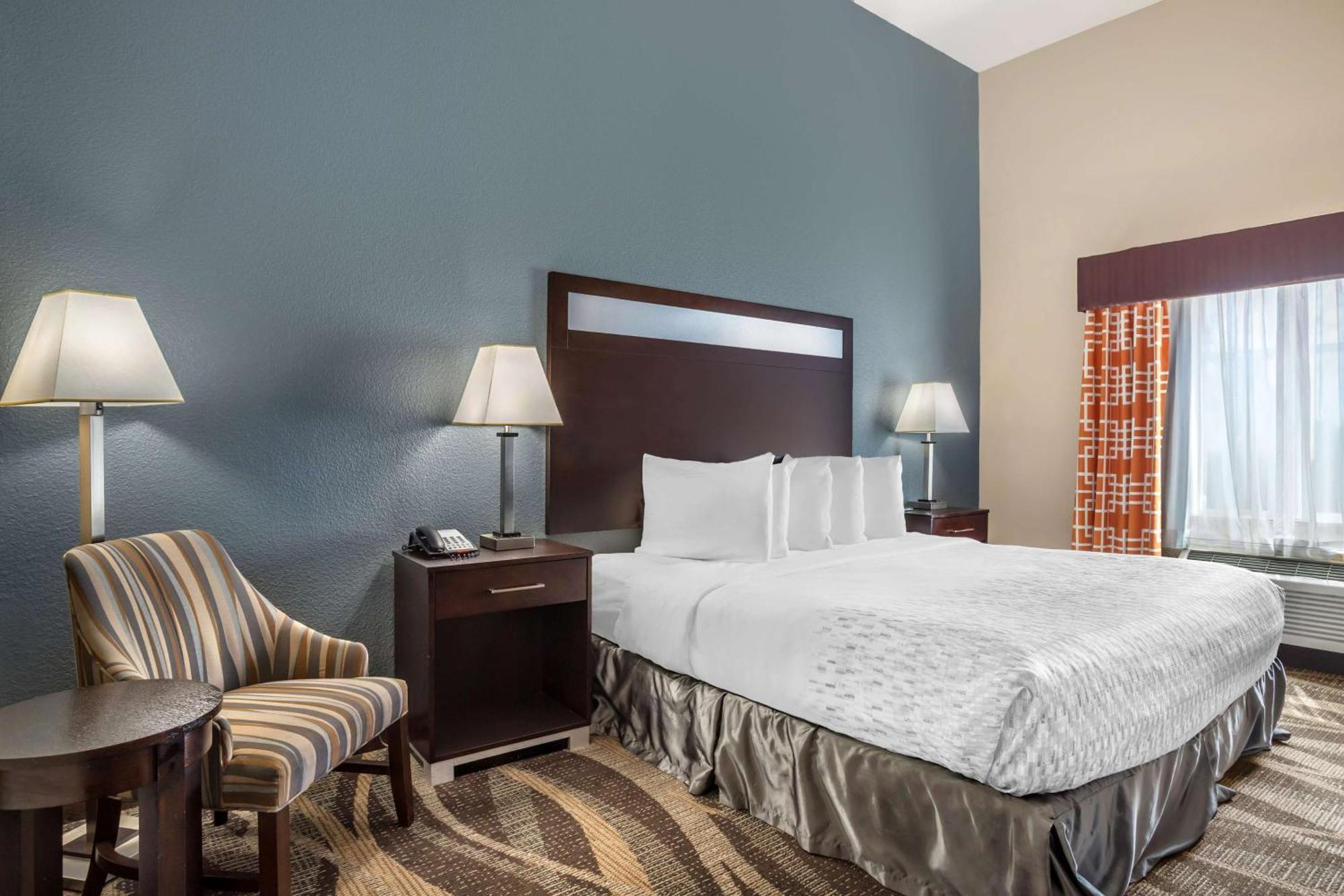 Best Western Plus Lake Jackson Inn & Suites Exterior photo