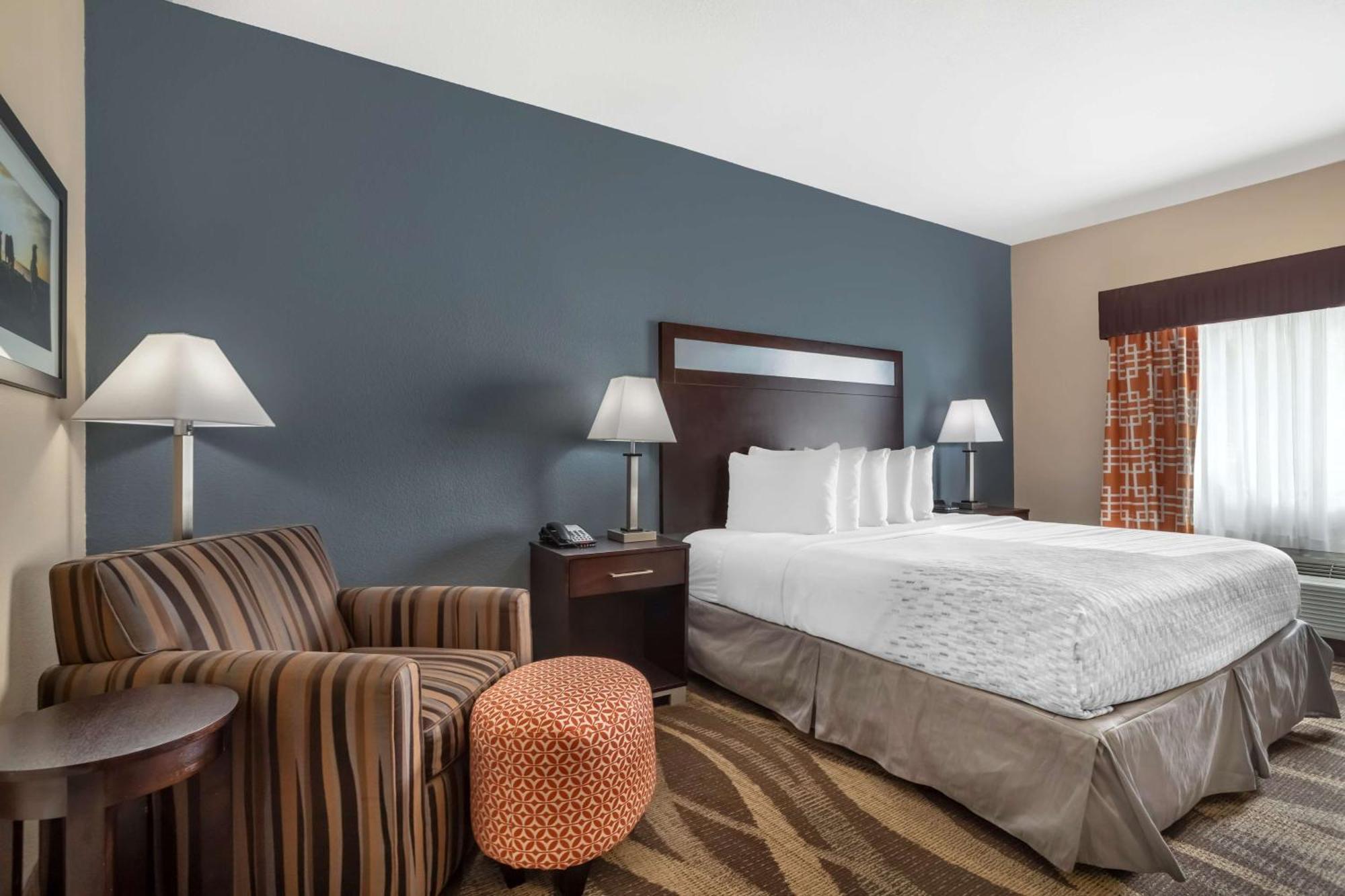 Best Western Plus Lake Jackson Inn & Suites Exterior photo